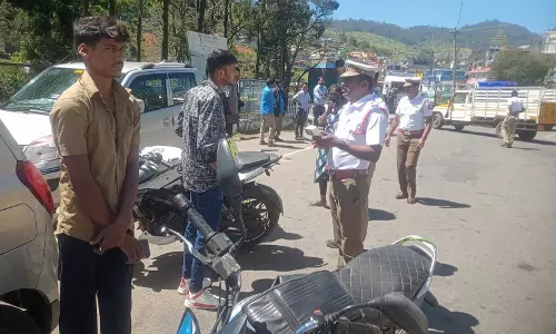 கோத்தகிரியில்  181 வாகன ஓட்டிகள் மீது வழக்கு