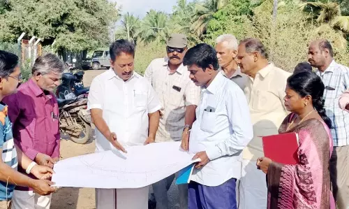 மாம்பழக்கூழ் பதப்படுத்தும் தொழிற்பேட்டைக்கான இடம் தேர்வு