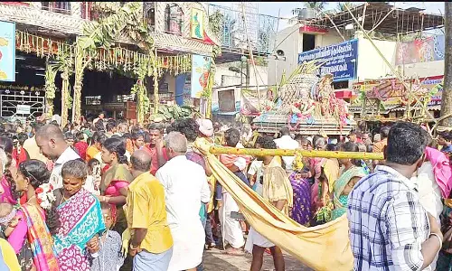 வலங்கைமான் மகா மாரியம்மன் கோவிலில் பாடைக்காவடி திருவிழா