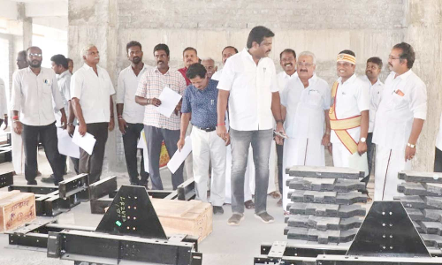 தஞ்சையில் கட்டப்பட்டு வரும் வணிக வளாகம் 2 மாதங்களில் பயன்பாட்டுக்கு வரும்- மேயர் பேட்டி