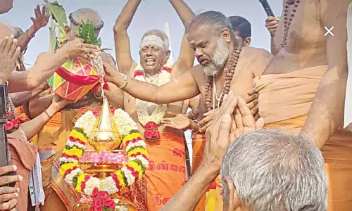 பல்லடம் அருகே கூப்பிடு பிள்ளையார் கோவில் கும்பாபிஷேகம் - திரளான பக்தர்கள் குவிந்தனர்