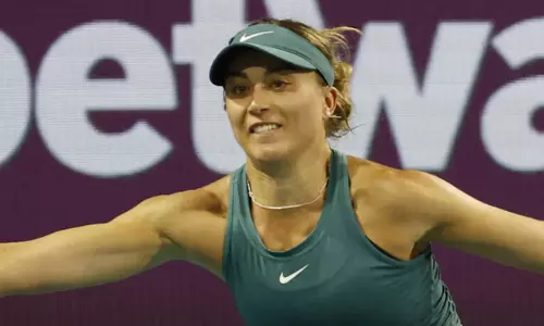 மியாமி ஓபன் டென்னிஸ்: ஸ்பெயின் வீராங்கனையை வீழ்த்தி ரைபகினா அடுத்த சுற்றுக்கு முன்னேற்றம்