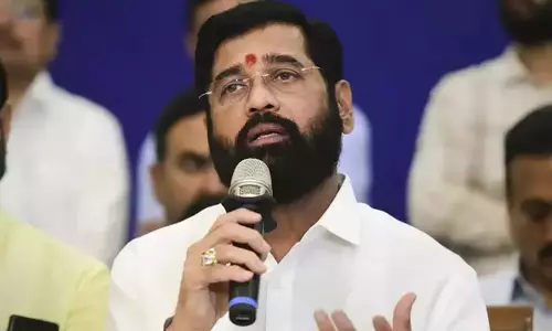 சாவர்க்கரை அவமதித்த ராகுல் காந்தியை உத்தவ் தரப்பு ஆதரிப்பது துரதிருஷ்டவசமானது: ஏக்நாத் ஷிண்டே