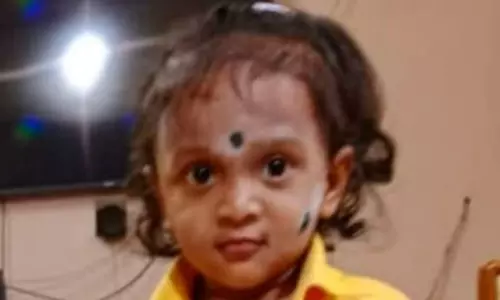 கடலூர் அருகே தனியார் பள்ளி வேன் மோதி 3 வயது குழந்தை பலி