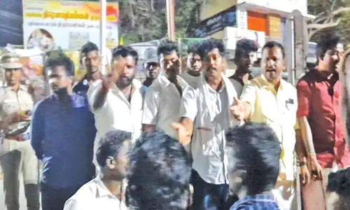 கொளத்தூரில் பா.ம.க.-வாழ்வுரிமை கட்சியினர் திடீர் மோதல்-வாக்குவாதம்