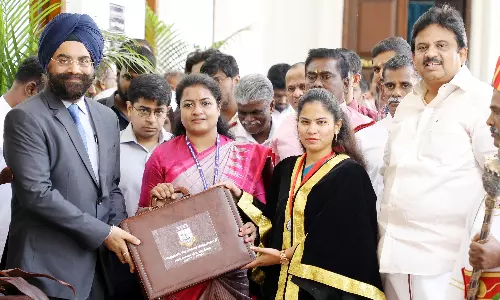 12-ம் வகுப்பு தேர்வில் 100-க்கு 100 மதிப்பெண் எடுக்கும் மாணவர்களுக்கு ரூ.10 ஆயிரம் பரிசு: மாநகராட்சி பட்ஜெட்டில் அறிவிப்பு