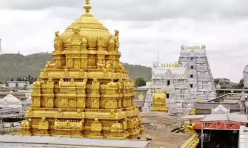 திருப்பதியில் ரூ.300 தரிசன டிக்கெட் வெளியீடு: 1½ மணி நேரத்தில் 6 லட்சம் டிக்கெட்டுகள் தீர்ந்தன