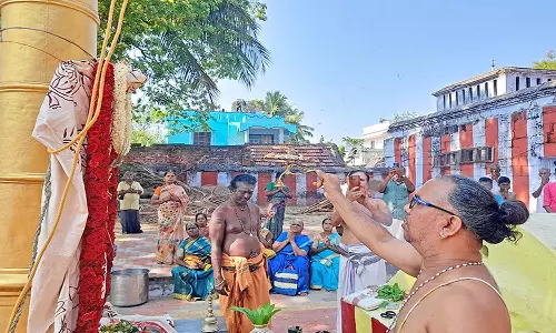களக்காடு வரதராஜ பெருமாள் கோவிலில் பங்குனி திருவிழா கொடியேற்றம்