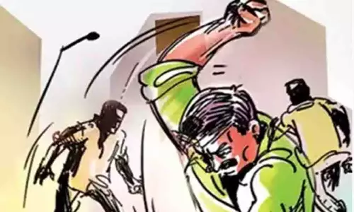 பல்லடத்தில் தனியார் பஸ் டிரைவரை தாக்கிய 6 பேர் கைது