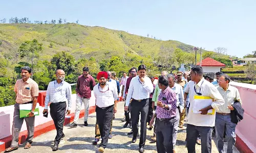 முல்லைப்பெரியாறு அணையில் கண்காணிப்பு குழுவினர் ஆய்வு