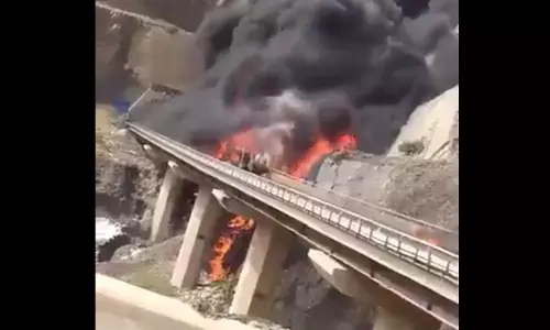 சவுதி அரேபியாவில் பேருந்து விபத்து- யாத்ரீகர்கள் 20 பேர் உயிரிழப்பு