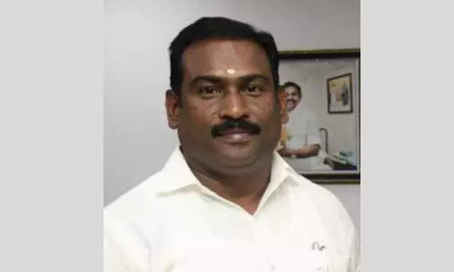 அ.தி.மு.க. பிரமுகர் கொலையில் பிளஸ்-2 மாணவன் உள்பட 5 பேர் கைது