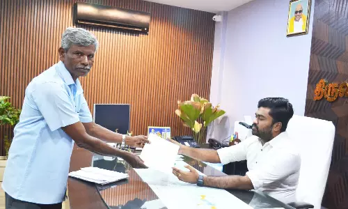 சீனிவாசன் நகர் கிழக்கு பகுதியில் கழிவுநீர் கால்வாய் அமைக்க வேண்டும்-குறைதீர்க்கும் கூட்டத்தில் மனு