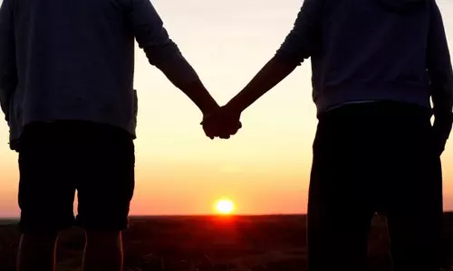 கோவையில் திருநம்பியுடன் காதல் கொண்டு மறக்க முடியாமல் தவிக்கும் இளம்பெண்