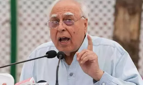 அற்பத்தனமான அரசியல் செய்கிறது- மத்திய அரசு மீது கபில் சிபல் தாக்கு