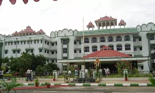 கோவில்களின் திருப்பணி பணம் மோசடி- அறநிலையத்துறை அதிகாரி ஆஜராகி விளக்கம் அளிக்க ஐகோர்ட்டு உத்தரவு