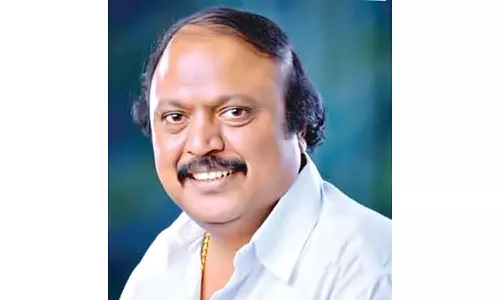 கல்வித்துறையின் அதிகாரிகள் அலட்சியத்தால்பிளஸ்-1 மாணவர்கள் பாதிப்பு -கென்னடி எம்.எல்.ஏ. குற்றச்சாட்டு