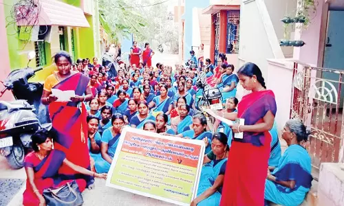 நத்தத்தில் அங்கன்வாடி ஊழியர்கள் ஆர்ப்பாட்டம்