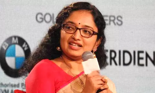 பெண் கலெக்டருக்கு 6 வயதில் பாலியல் தொல்லை- குழந்தைகள் விழிப்புணர்வு முகாமில் குமுறல்