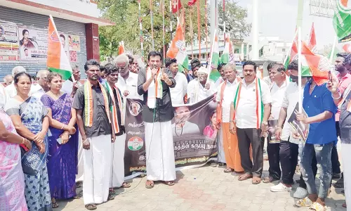 வேடசந்தூரில் காங்கிரஸ் கட்சியினர் ஆர்ப்பாட்டம்