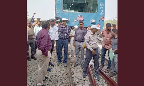 130 கி.மீ. தூரம் மின்மயம் விருதுநகர்-புனலூர் இடையே இன்று அதிவேக ரெயில் சோதனை ஓட்டம்: அதிகாரிகள் நேரில் ஆய்வு