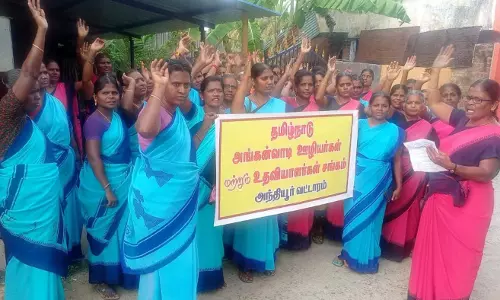 அங்கன்வாடி ஊழியர்கள் ஆர்ப்பாட்டம்