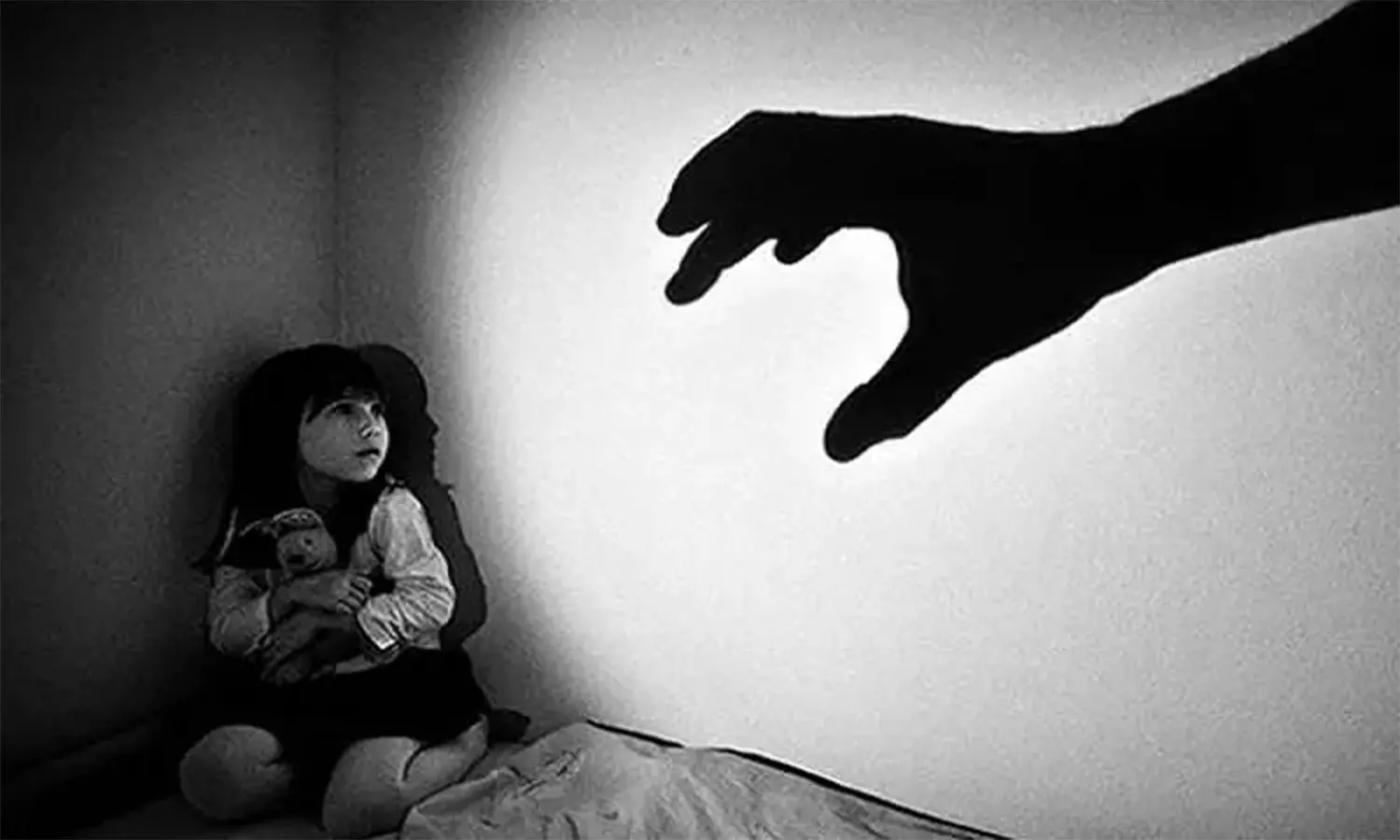 சிறுமியிடம் பாலியல் துன்புறுத்தலில் ஈடுபட்ட முதியவருக்கு 20 ஆண்டு ஜெயில்