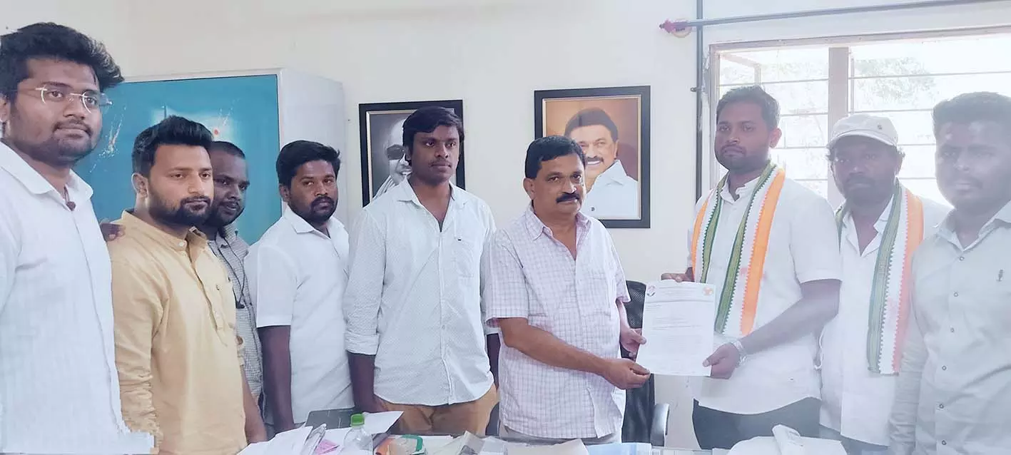 சாலை விரிவாக்கத்திற்காக அகற்றிய மரங்களை சாலையோரம் நட வேண்டும் சாலை விரிவாக்கத்திற்காக அகற்றிய மரங்களை சாலையோரம் நட வேண்டும்