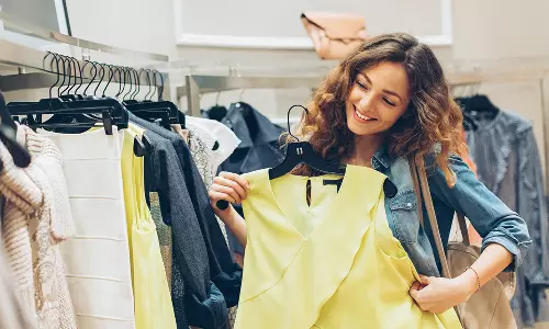 பெண்கள் தங்களுக்கு பொருத்தமான ஆடைகளைத் தேர்ந்தெடுப்பது எப்படி?