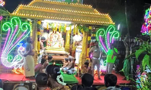 பெருங்குளம் மாயக்கூத்த பெருமாள் கோவில் தெப்பத்திருவிழா