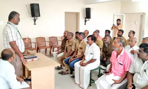 கோவில்பட்டியில் மினிபஸ்கள் அனுமதிக்கப்பட்ட வழித்தடத்தில் மட்டுமே இயக்க வேண்டும் - சமாதான கூட்டத்தில் முடிவு