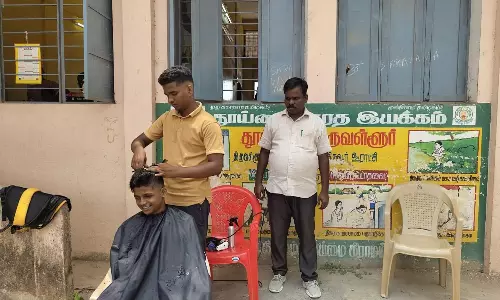 50 மாணவர்களின் தலைமுடியை பள்ளியிலேயே வெட்டிய ஆசிரியர்கள்