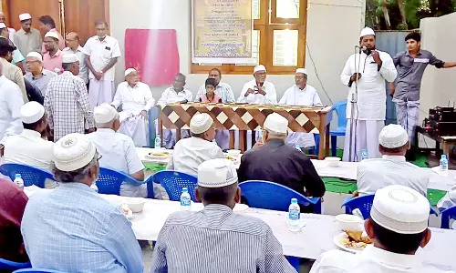 ராஜகிரி நிஸ்வான் பள்ளியில் இப்தார் நோன்பு திறக்கும் நிகழ்ச்சி