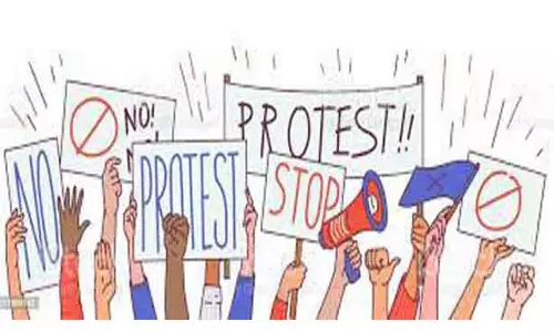 திம்மாபுரத்தில் அங்கன்வாடி ஊழியர்கள் ஆர்ப்பாட்டம்