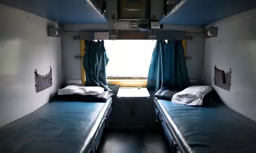ரெயில் டிக்கெட் முன்பதிவில் முதியோர், பெண்களுக்கு தானாகவே கீழ் பெர்த் கிடைக்க வழிவகை