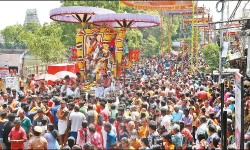 மயிலாப்பூர் கபாலீசுவரர் கோவில் தெப்பகுளத்தில் திருஞானசம்பந்தர் விழா: திரளான பக்தர்கள் தரிசனம்