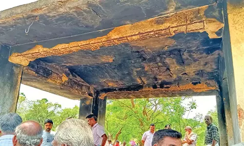 கடையத்தில் இடிந்து விழும் நிலையில் தகனம் செய்யும் கட்டிடம்