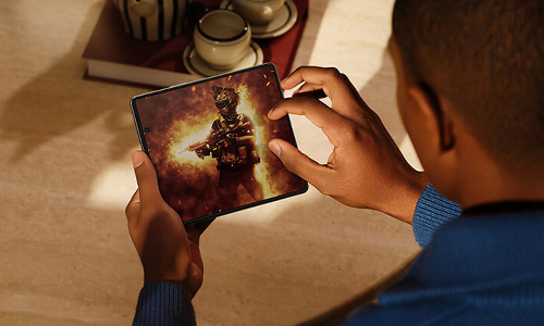 ரூ. 77 ஆயிரம் பட்ஜெட்டில் விற்பனைக்கு வரும் டெக்னோ மடிக்கக்கூடிய ஸ்மார்ட்போன்