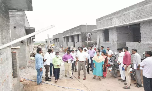 இலங்கை தமிழர் குடியிருப்பு கட்டுமான பணிகளை கலெக்டர் ஆய்வு
