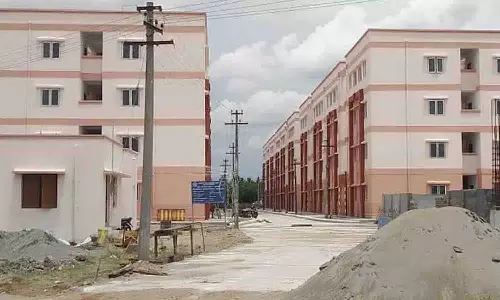 அடுக்குமாடி குடியிருப்பு வீடுகளை தவறாக பயன்படுத்துவோரை கண்டறிந்து அப்புறப்படுத்த வேண்டும் - கலெக்டருக்கு செல்வராஜ் எம்.எல்.ஏ., கோரிக்கை