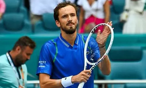 மியாமி ஓபன் டென்னிஸ் - இறுதிப்போட்டிக்கு முன்னேறினார் மெத்வதேவ்