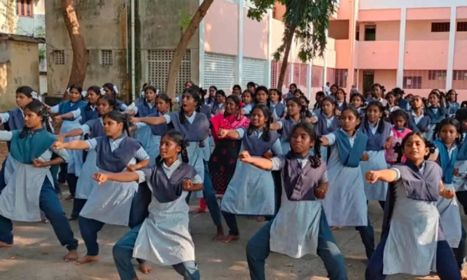 தற்காப்பு பயிற்சி நிறைவு விழா தற்காப்பு பயிற்சி நிறைவு விழா