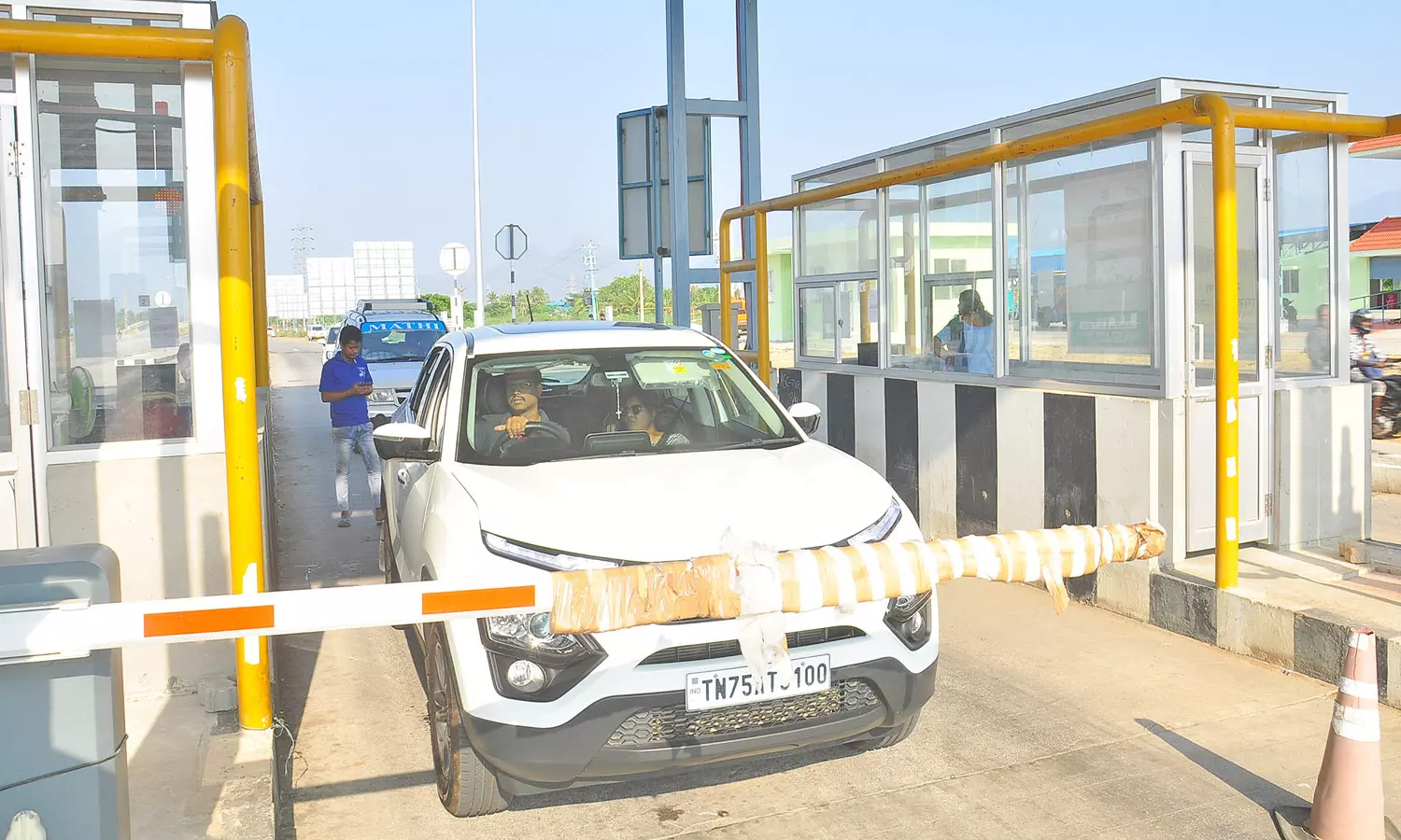 தேரேகால்புதூர் சுங்க சாவடியில் கட்டணம் ரூ.5 முதல் 20 வரை உயர்வு