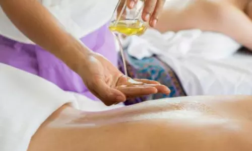 மசாஜ் சென்டரில் அமெரிக்க பெண்ணிடம் அத்துமீறல் ஊழியர் கைது