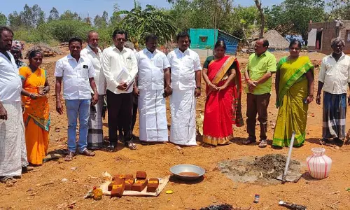 ஊராட்சி செயலகம் அமைப்பதற்கான பூமி பூஜை