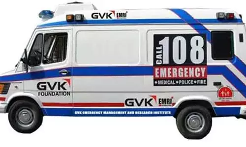 108 ஆம்புலன்ஸ் இடமாற்றம் செய்ததற்கு பொதுமக்கள் எதிர்ப்பு