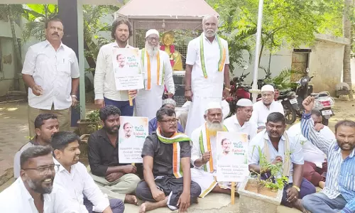 தேன்கனிக்கோட்டையில்காங்கிரஸ் கட்சியினர் போராட்டம்