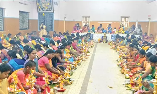 சிவகிரி பாலசுப்பிரமணியசுவாமி கோவிலில் 526 திருவிளக்கு பூஜை