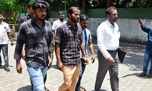 பற்களை பிடுங்கிய விவகாரம்: மனித உரிமைகள் ஆணையம் சென்ற 5 பேர் சப்-கலெக்டர் முன்னிலையில் ஆஜர்