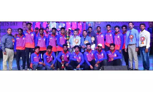 ஓசூர் அதியமான் கல்வி நிறுவனத்தில் விளையாட்டு தின விழா